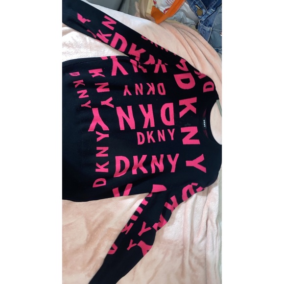 DKNY SWEATSHIRT - Picture 1 of 3